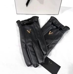 luxe vrouwen vingertop cadeau wol van schapen mannen vijf vinger wanten nieuwe waterdichte rijden plus fluwelen thermische fitness motorfiets mannen handschoenen designer handschoen 02