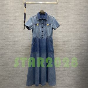 Femmes de luxe Girls Washed Denim Denim Shirts Robe Robe A-Line avec ceinture Boutons Neck Boutons Pocket T-shirt T-Shir