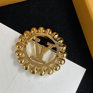 Luxe dames mannen designer merkbrief broches 18k gouden vergulde inlay crystal rhinestone sieraden broche broche parel pin trouwen chri283s
