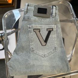 Luxury dames designer jeans gecombineerd met ultrazachte katoenen gewassen denim in reliëf met hoge elastische broek