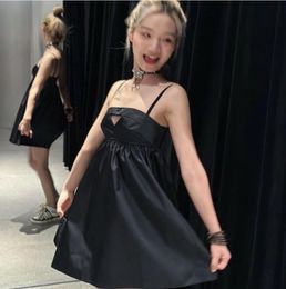 Robes sexy de luxe pour femmes robes glissantes de créatrice d'été mini-jupe de fête de fête club jupes décontractées robes noires