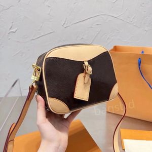 Luxe dames schoudertassen Designer tas lederen handtassen messenger kleine vierkante crossbody tas verstelbare schouderband zakken make -uptas munttas munt portemonnee sacoche