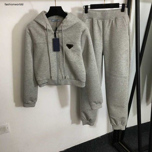 vêtements de sport de luxe pour femmes costumes vêtements de marque femmes mode à manches longues à capuche fermeture éclair filles veste avec leggings pantalons décontractés pour dames nov23 11