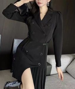 Luxe Femmes costume jupe Blazer Jupe Designer Femme Printemps Costume Blazer Automne Printemps Manches Longues Blazers Charme Costume Formel Jupes Plissées Robes Décontractées