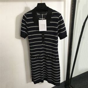 Vestidos de punto a rayas faldas de polo para mujer vestidos de tejido de punto corto