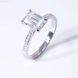 Luxe Vrouwen Bruiloft Sieraden 14k Wit Goud 2ct 6x8mm Emerald Cut Vvs Moissanite Diamond Eternity Verlovingsring