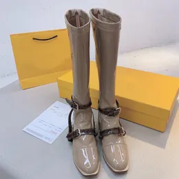 Bottes de luxe pour femmes designer de mode à talons bas FF long stretch chevalier tissu en peau de mouton cuir chaussures de haute qualité printemps et automne boucle de ceinture unique tube haut