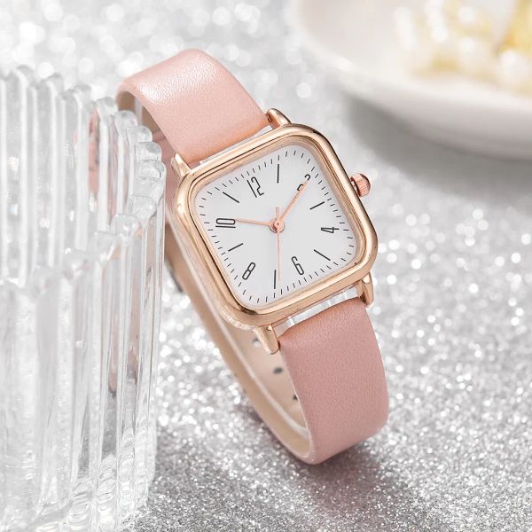 Montre-bracelet de luxe pour femme Cadran carré pour femme Montres à quartz Bracelet en cuir rose Montres de luxe