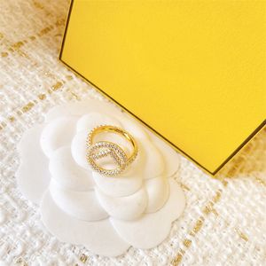 Luxe Womens Merken Ringen Mode Designer Unieke Ring Letter Logo Baita Sieraden Hoge Kwaliteit Sieraden Valentijnsdag Gift