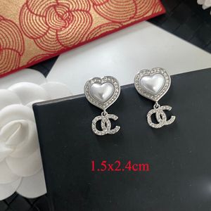 Boucles d'oreilles à breloques pour femmes de luxe Perle Coeur Cristal Boucle d'oreille Lettre C Eardrop Designer Bijoux Mode 925 Argent Plaqué Cuivre Boucles D'oreilles Accessoires Cadeaux Timbre Arrière