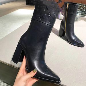 Botas de diseñador para mujer de lujo Impresión Martin Botines Plataforma Bota de trabajo Bota de nieve Señora Marrón Negro Blanco Botines Tacón alto 9.5 cm Zapatos de invierno 2020 Nuevo 03