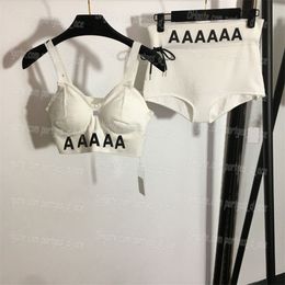 Lettres tricot femmes sous-vêtements Sexy recadrée hauts de soutien-gorge slips charmantes lettres sangle ensemble de Lingerie