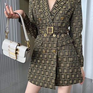 Trench-coats pour femmes de luxe concepteur femmes coupe-vent corps lettres imprimer short veste lâche ceinture manteau femme décontracté court Trenchs manteau M002