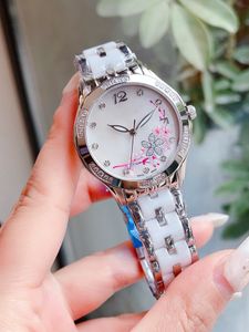 Luxe dameshorloge Diamond Fashion-horloges Zwitsers quartz uurwerk Keramisch roestvrijstalen band Parelmoer wijzerplaat 35 mm Saffier Waterdicht
