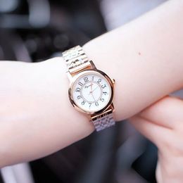 Relojes de lujo para mujer Diseñador Versátil Reloj digital Señoras Diamante Moda Moda Cuarzo impermeable Banda de acero inoxidable Reloj de mujer gfdg