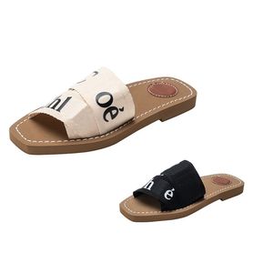 Diapositivas de lujo Sandalias planas Woody Diseñador Zapatillas de lona Mujeres Mula Carta Sandalia Casual Fondo grueso Red Red Summer Beach Ladies Flats Flip Flop Slipper Shoes