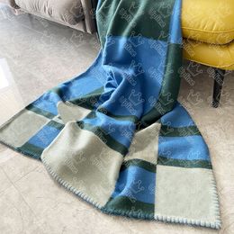 Manta de Cachemira tejida de lujo con letras Jacquard, suave, portátil, cálida, para sofá cama, chal para exteriores