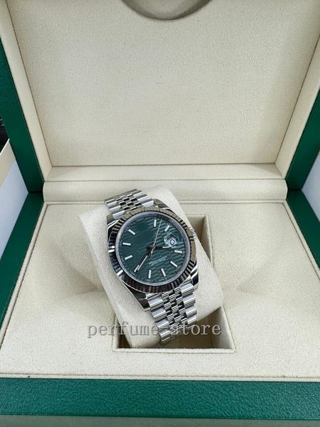 Montre Bracelet de Luxe Automatique 2023 QC MARQUE DATEJUST 41 126334 Or 18K W Lunette Cannelée Vert Menthe sur le site officiel