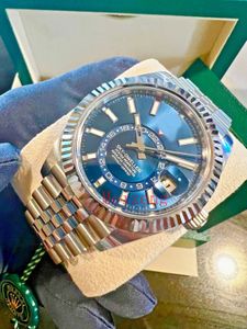 Montre-bracelet de luxe flambant neuf Sky-Dweller or blanc cadran bleu 42mm montre jubilé 326934 montres automatiques pour hommes