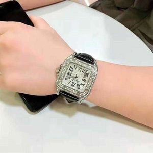 Luxury Wristwatch C Christmas Luxury Wrist Watch présente des hommes des femmes designer nouveau réseau de mode rouge même style diamant incrusté couple quartz qac2 bnp0