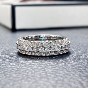 Luxury Zircon Diamond Rings Band Full Diamond Designer Bijoux Woman Woman Rings Charm Engagement Wed Ring Gift