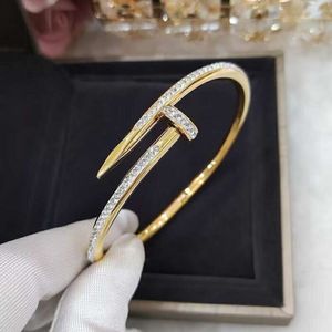 luxe designerarmbanden Netflix titanium staal kleurloze nagelarmbanden dames ins niche design armbanden 2024 nieuw cadeau