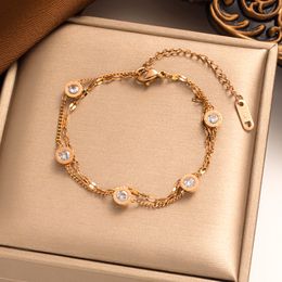 Luxurys placcato oro 18 carati classico traforato presbiteriano quadrifoglio braccialetto gioielli di design donne eleganti acciaio al titanio gioielli colorfast mano 20 stile 02
