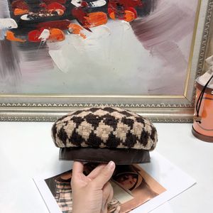 Luxurys 2022 Modeontwerper Bucket Hat Exquisite Details hoogwaardige vrouwelijke vissershoed vier seizoenen Sun hoed 2 kleuren is goed leuk