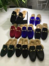 Luxurys Marques Designer Pantoufles De Fourrure Fluffy Furry Mocassins Mocassins Chaussures Pour Hommes Femmes Plat Hiver Chambre Chaude Diapositives En Plein Air Sandales Classique Noir Taille 35-46 01