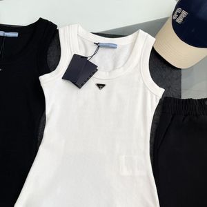 Luxurys Crop Tops Women Rendre Designer T-shirt Sexy Sexy Off Black Tob Top Triangle Label Slim Stretch Vest sans manches