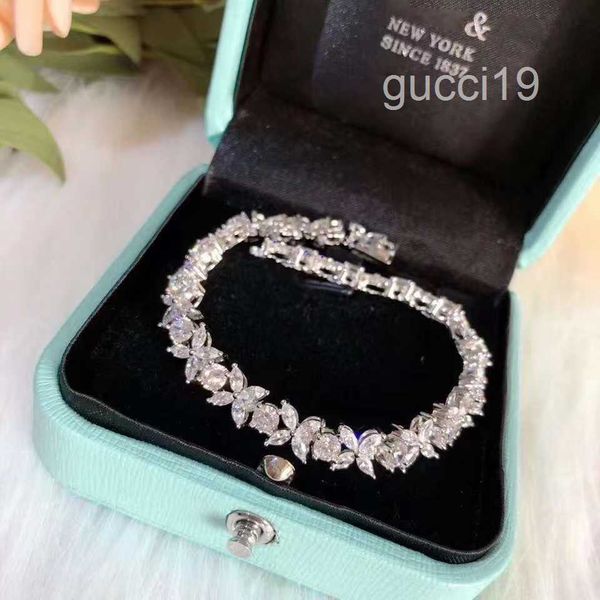 Bracelet de créateur de luxe pour femmes Bracelet de trèfle à quatre feuilles à la mode élégante chaîne de perles fête diamant bijoux cadeau en gros Birthda E7ZD E QOLG