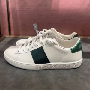 Luxurys Designer Chaussures Baskets Cuir Hommes Femmes Espadrille 2024 Nouvelle qualité supérieure Classique Mode Toile Plate Printemps et Automne avec boîte Extérieur Tennis Sahike Chaussure