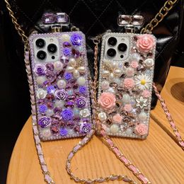 Luxurys Designer Fashion Phone Cas pour iPhone 15 14 13 12 Mini 15pro 14pro 11 Pro Max XR Bling Sparkling Rhinestone Diamond Luxury Téléphone Couverture ajustée