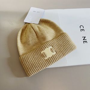 Chapeau de designer de luxe avec motifs chauds, ventiler, tendance respirante de l'automne et de l'hiver, bonnet généreux, mode élégante, populaire, cadeau pour hommes et femmes