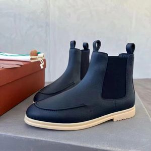 Luxurys Designer Loro Casual Shoes Martin Boots Man Winter Outdoors Walk Botties Vintage Noir Fur Mens Flat Snow Boot Mobit