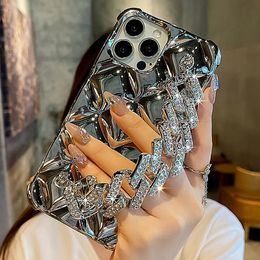Luxurys Designer Téléphone Case pour iPhone 15 Pro Max 14 13 12 11 x 8 7 Bracelet de diamant Flash Luxur