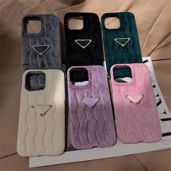 Diseñador de lujo Funda para teléfono en iPhone en celular para iPhone7 / 8 11 11Pro 12 13 14 Otoño e invierno Funda para teléfono triangular con marca de marea de ondulación de agua simple