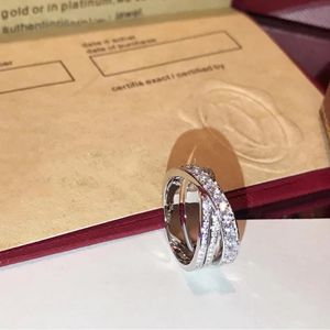 Bague de créateur de luxe Bagues de couple avec un côté Homme et femme Diamant de l'autre Côté Fabrication Personnalité Produit exquis Cadeaux polyvalents Tendance