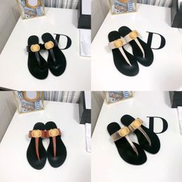 11 colores New Mule Flip Flops Mocasín 10A Calidad Para mujer Lujos para hombre Cuero Plano Playa Diapositiva Diseñador Slipper Tanga Sandalias Mans Zapato Casual Summer Sliders Girl Gift