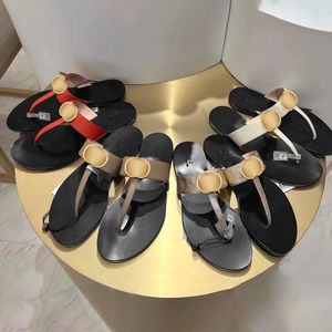 Sandalia de lujo Mula Mujer Zapatillas Diseñador Diapositiva Regalo Playa Nueva Tanga Slipper Mens Flip Flops Chica Tamaño 35-42 Mocasín Piscina de verano Zapato casual Sliders Sandale Lady