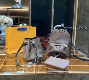 Luxurys Designers Bag Women Handtas 3 -koppig set Messenger Leather Business Trip Boarding Elegant Shoulder Shopping Bags 02