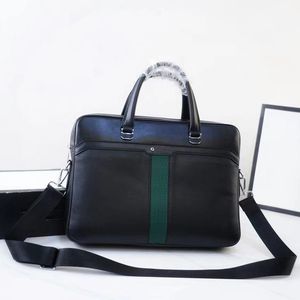 sacs de créateurs de luxe porte-documents hommes paquet d'affaires sac pour ordinateur portable Lettrage design en métal sac à main en cuir capacité de messager sacs à main à bandoulière Polyvalent beau bon