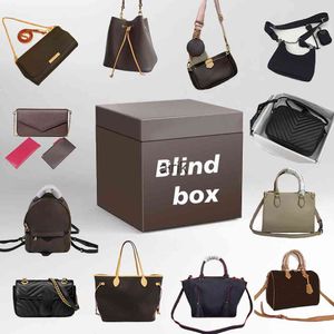 Luxurys Designers Bags Thanksgiving Day Lucky Boxes Willekeurige Mystery Blind Box Cadeau voor feestdagen of verjaardag Waarde schoudertassen