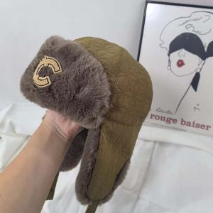 Luxurys Designers Beanie Trapper Sombreros Felpa Sombrero de invierno engrosada moda Protección auditiva Gorras Cálido Ocio A prueba de viento estilo caliente pom hat Cap