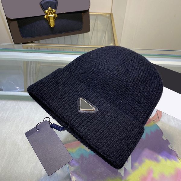 Diseñadores de lujo Gorro Versátil Sombrero de invierno Unisex Clásico Soild Color Cap para mujer Ocio Moda Calle Sombreros ajustados para hombre Gorros de calidad superior Regalo Muy bueno