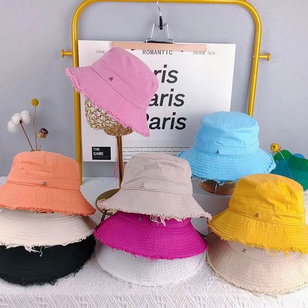 Bob Diseñador de lujo sombrero de cubo sombreros de cubo de color sólido para mujeres y hombres ala ancha Artichaut letras clásicas moda muchos colores viajes playa verano chapeau bueno agradable