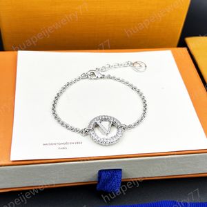 Luxe Ontwerpers Chain Armbanden Charm Vrouwen Diamond Letter Gesneden Roestvrij Stalen Armband Lady Sieraden