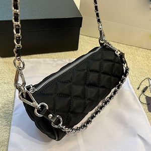 Luxurys ontwerpers vatvormige hobo tas vrouw 2022 nieuwe zomer handgreep nylon tas tassen doek cilinder ketting schouderzak diamant rooster tasje