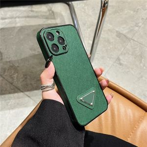 luxe ontwerpers lederen telefoonhoesjes voor iphone 15 pro max 14plus 14pro 13 12 11 xs xr modeontwerp driehoekig naamplaatje klassieke achterkant case luxe mobiele shell