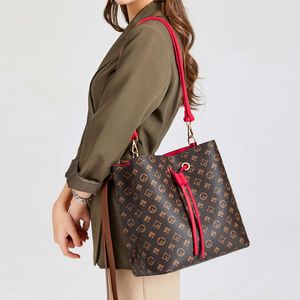 5A+ Luxurys Designers Nieuwe damestas met trekkoord, modeprint, draagbaar, een nis, een enkele schoudertas